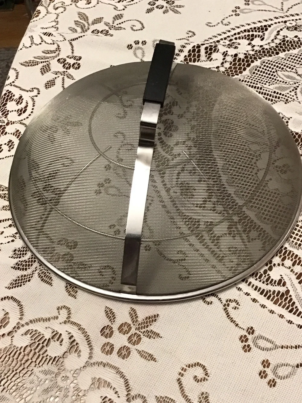 Universal Stainless Steel Mesh Splatter Screen - Black Handle